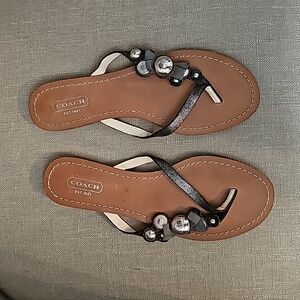 COACH OCEANNA Leather Silver Gray Beaded Flip Flop Sandals Size 7